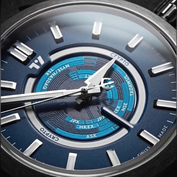 C63 TradeTime Mens Steel Watch - Christopher Ward x TradingView [Limited to 500] - Picture 3 of 10